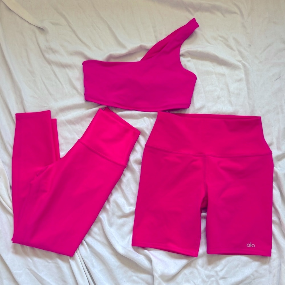 (NEW) ALO Yoga Neon Pink Set (Limited Edition)
